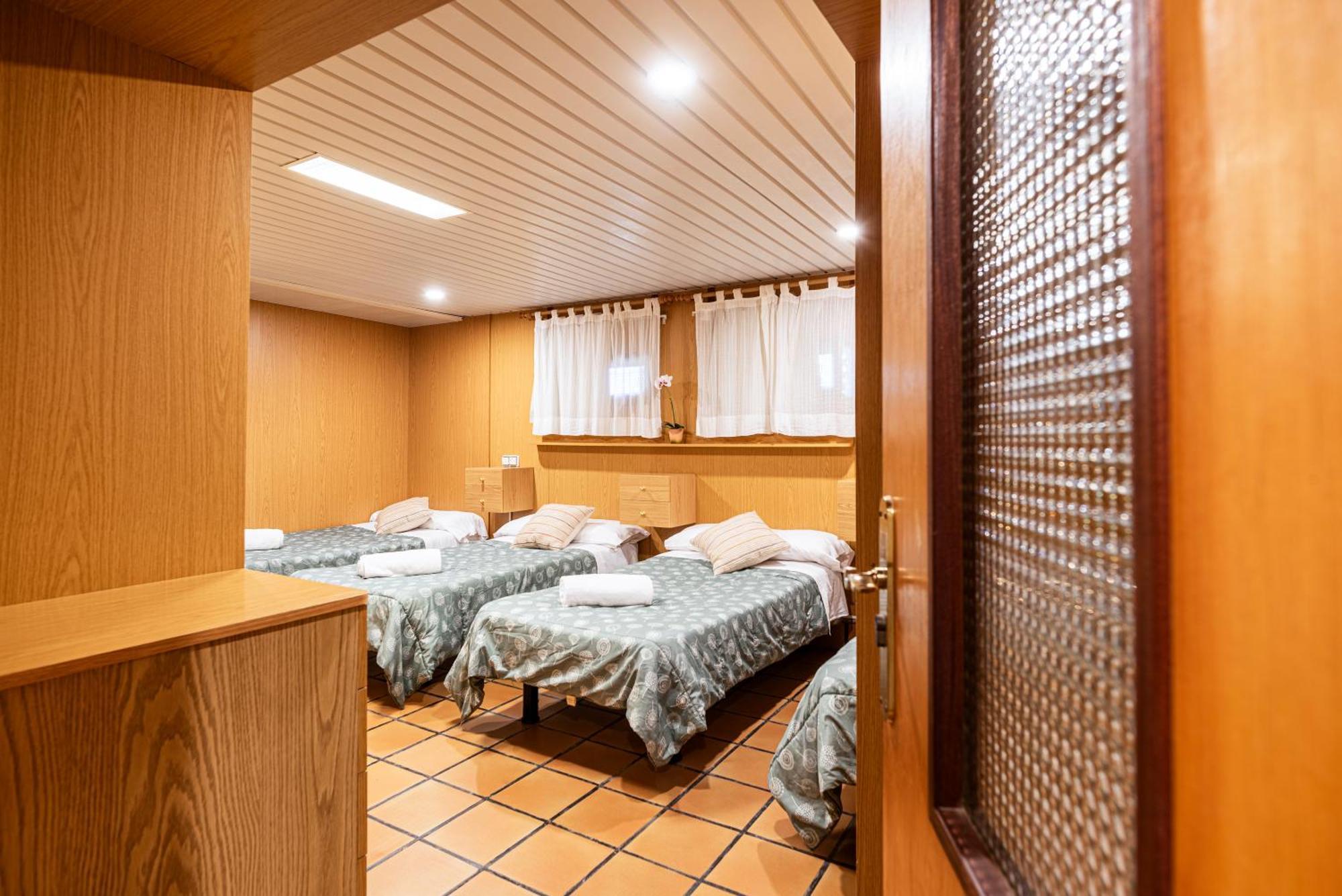 Espacio De Paz, Ideal Para Familias Villa Amalia La Llacuna Exterior foto